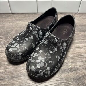 Crocs Women's Neria Pro II Work Clog Gray Floral‎ Print Siz 8
